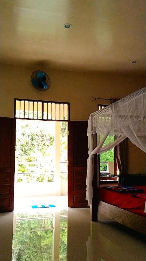 Raja Guest House - Jungle Trekking & Tours Bukit Lawang Sumatra Buitenkant foto