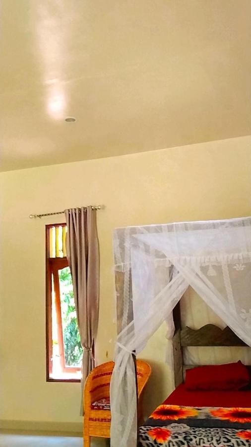 Raja Guest House - Jungle Trekking & Tours Bukit Lawang Sumatra Buitenkant foto